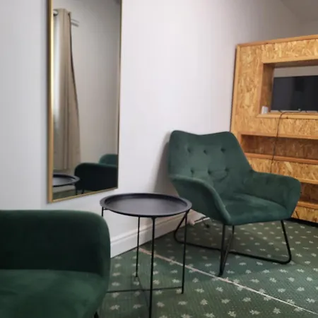 1bed-contactlesscheckin-outdoorspace *